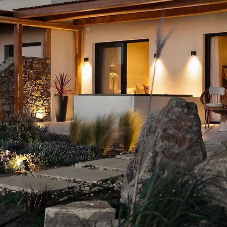 Opuntia Willa Naxos City